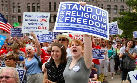 CATHOLICS SHOW SUPPORT DURING MINNEAPOLIS RALLY FOR RELIGIOUS FREEDOM